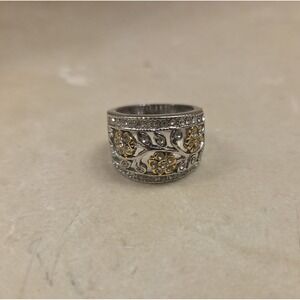 Large 18kge‎ Crystal Floral Ring Ring Size 7